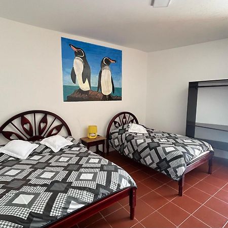 Hotel Isla Del Descanso Puerto Villamil Chambre photo