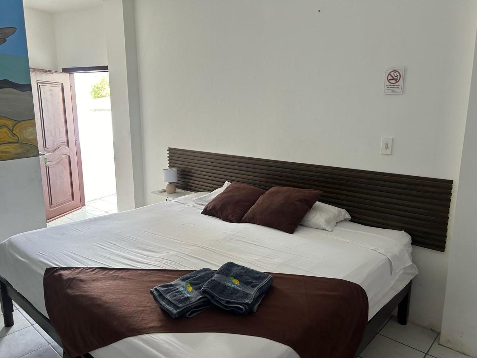 Hotel Isla Del Descanso Puerto Villamil Chambre photo